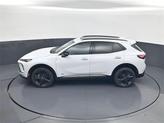 Thumbnail of 2025 Iridescent White Tricoat Buick Envision