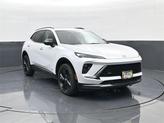 Thumbnail of 2025 Iridescent White Tricoat Buick Envision