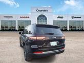 Thumbnail of 2025 Diamond Black Crystal Pearlcoat Jeep Grand Cherokee