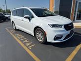 Thumbnail of 2023 Bright White Clearcoat Chrysler Pacifica