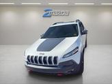 Thumbnail of 2016 Bright White Clearcoat Jeep Cherokee