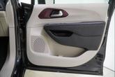 Thumbnail of 2017 Brilliant Black Crystal Pearlcoat Chrysler Pacifica