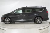 Thumbnail of 2017 Brilliant Black Crystal Pearlcoat Chrysler Pacifica