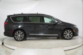 Thumbnail of 2017 Brilliant Black Crystal Pearlcoat Chrysler Pacifica