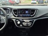 Thumbnail of 2025 Diamond Black Crystal Pearlcoat Chrysler Pacifica