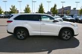 Thumbnail of 2017 Blizzard Pearl Toyota Highlander