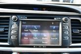 Thumbnail of 2017 Blizzard Pearl Toyota Highlander