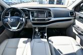 Thumbnail of 2017 Blizzard Pearl Toyota Highlander