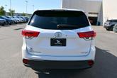 Thumbnail of 2017 Blizzard Pearl Toyota Highlander