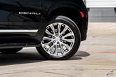 Thumbnail of 2024 Onyx Black GMC Yukon XL