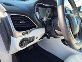 Thumbnail of 2019 Bright White Clearcoat Jeep Cherokee