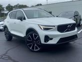 Photo of 2025 Crystal White Pearl Volvo XC40