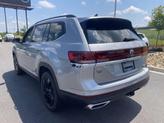 Thumbnail of 2026 silver mist metallic Volkswagen Atlas