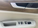 Thumbnail of 2026 silver mist metallic Volkswagen Atlas