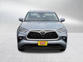 Thumbnail of 2021 Moon Dust Toyota Highlander