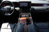 Thumbnail of 2024 Infinite Black Metallic Clearcoat Lincoln Navigator