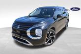 Photo of 2023 Labrador Black Pearl Mitsubishi Outlander