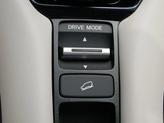 Thumbnail of 2026 Platinum White Pearl Honda HR-V
