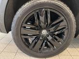 Thumbnail of 2019 Deep Black Pearl Effect Volkswagen Atlas
