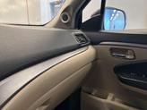 Thumbnail of 2016 White Diamond Pearl Honda Pilot