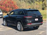 Thumbnail of 2025 Diamond Black Crystal Pearlcoat Jeep Grand Cherokee