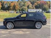 Thumbnail of 2025 Diamond Black Crystal Pearlcoat Jeep Grand Cherokee