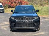 Thumbnail of 2025 Diamond Black Crystal Pearlcoat Jeep Grand Cherokee