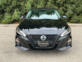 Thumbnail of 2022 Super Black Nissan Altima
