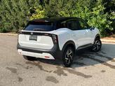 Thumbnail of 2025 Aspen White Tricoat/Super Black Nissan Kicks