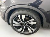 Thumbnail of 2025 Onyx Black Metallic Volvo XC40