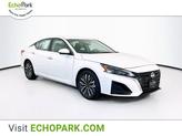 Photo of 2023 Pearl White Tricoat Nissan Altima