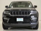 Thumbnail of 2024 Diamond Black Crystal Pearlcoat Jeep Grand Cherokee
