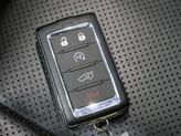 Thumbnail of 2024 Diamond Black Crystal Pearlcoat Jeep Grand Cherokee L