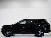 Thumbnail of 2024 Diamond Black Crystal Pearlcoat Jeep Grand Cherokee L