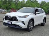 Thumbnail of 2020 Blizzard Pearl Toyota Highlander