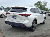 Thumbnail of 2020 Blizzard Pearl Toyota Highlander