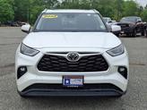 Thumbnail of 2020 Blizzard Pearl Toyota Highlander
