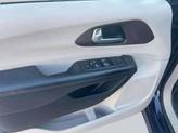 Thumbnail of 2019 Blue Chrysler Pacifica