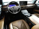 Thumbnail of 2022 Infinite Black Metallic Clearcoat Lincoln Nautilus