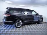 Thumbnail of 2024 Infinite Black Metallic Clearcoat Lincoln Navigator