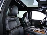 Thumbnail of 2024 Infinite Black Metallic Clearcoat Lincoln Navigator