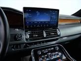 Thumbnail of 2024 Infinite Black Metallic Clearcoat Lincoln Navigator