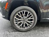 Thumbnail of 2021 Diamond Black Crystal Pearlcoat Jeep Grand Cherokee L