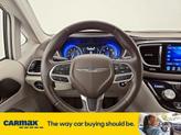 Thumbnail of 2017 White Chrysler Pacifica