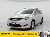 Thumbnail of 2017 White Chrysler Pacifica