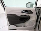 Thumbnail of 2017 White Chrysler Pacifica