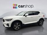 Photo of 2023 Crystal White Metallic Volvo XC40