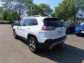 Thumbnail of 2019 Bright White Clearcoat Jeep Cherokee