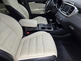 Thumbnail of 2017 Snow White Pearl Kia Sorento