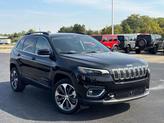 Photo of 2022 Diamond Black Crystal Pearlcoat Jeep Cherokee